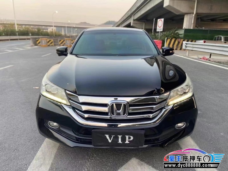 13年本田雅阁轿车抵押车出售