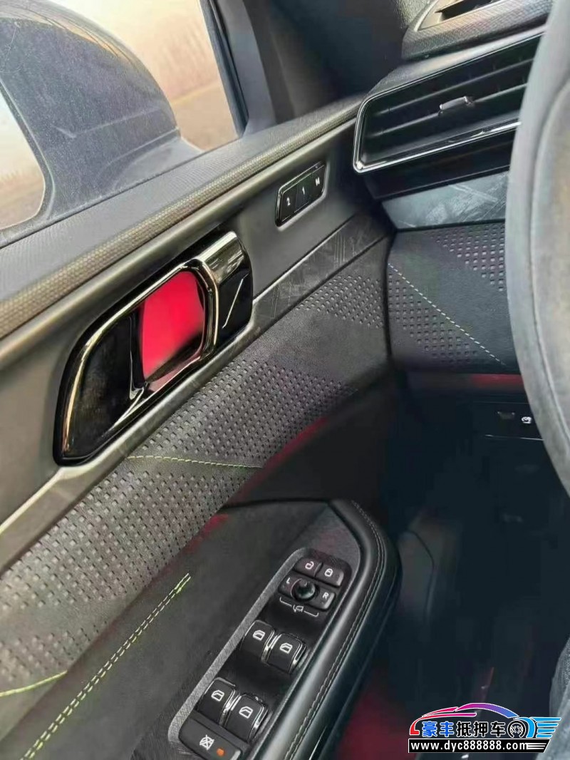 22年领克05轿车抵押车出售