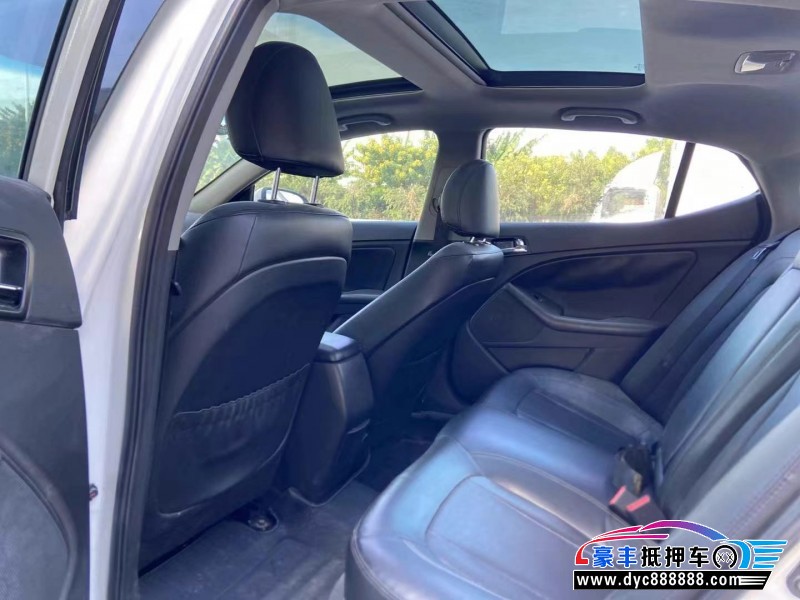 12年起亚K5轿车抵押车出售