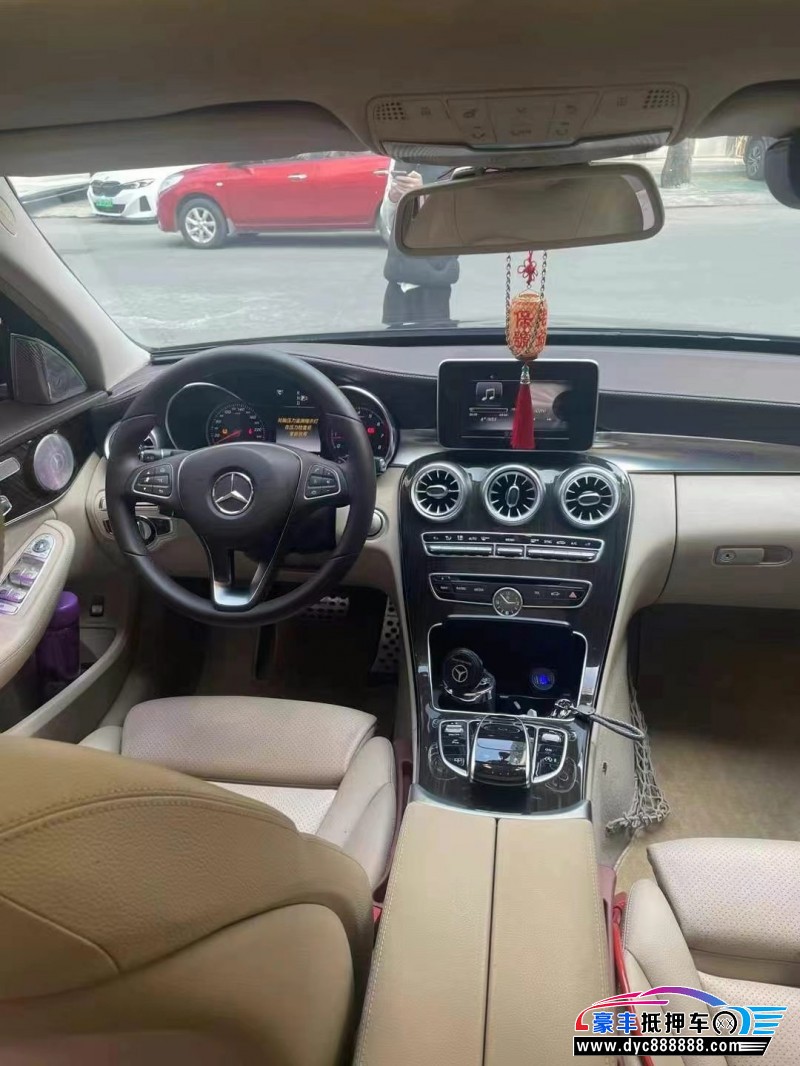 14年奔驰C轿车抵押车出售