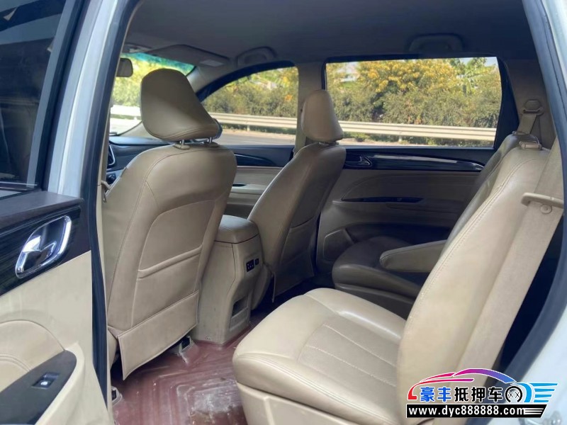 17年宝骏730轿车抵押车出售