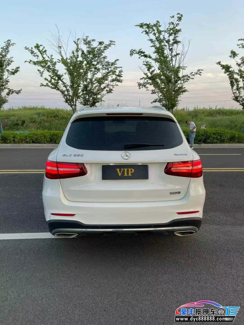 17年奔驰GLC轿车抵押车出售