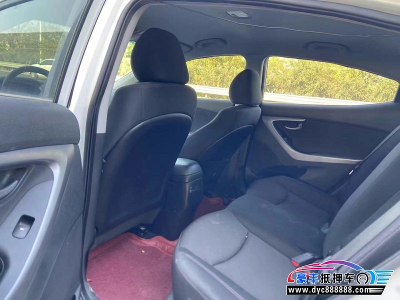 18年现代朗动轿车抵押车出售