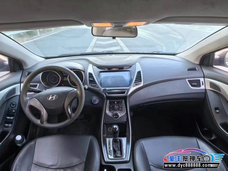 14年现代朗动轿车抵押车出售