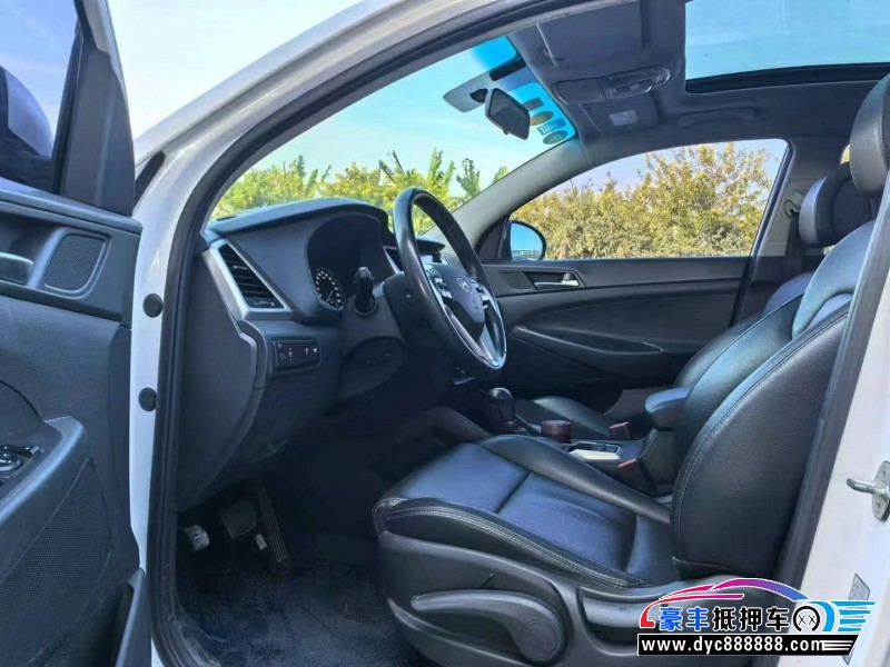 16年现代途胜轿车抵押车出售