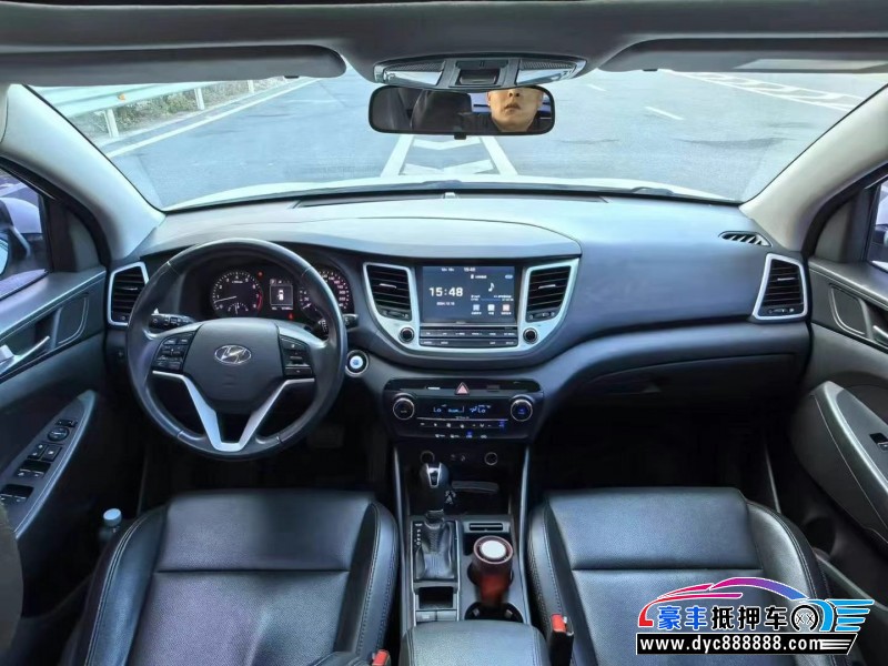 16年现代途胜轿车抵押车出售