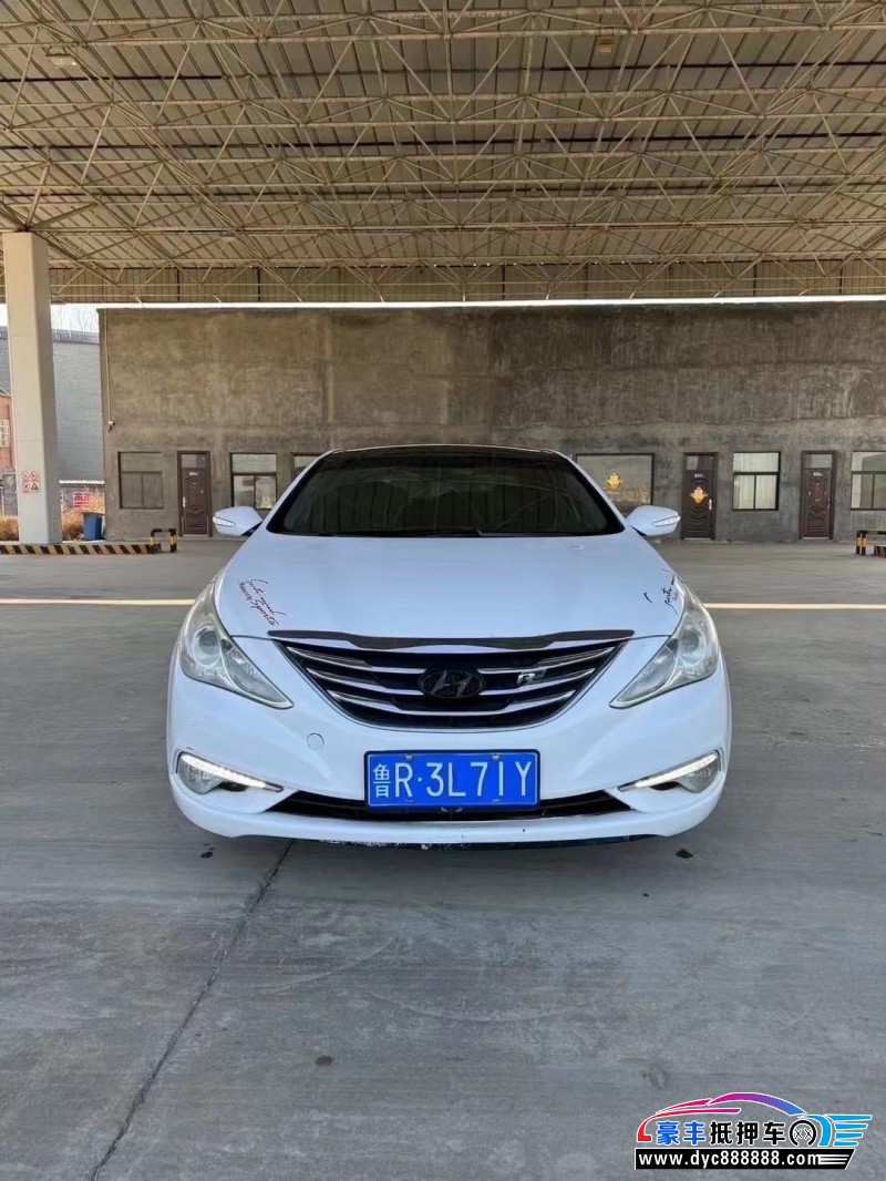 14年现代索纳塔八轿车抵押车出售