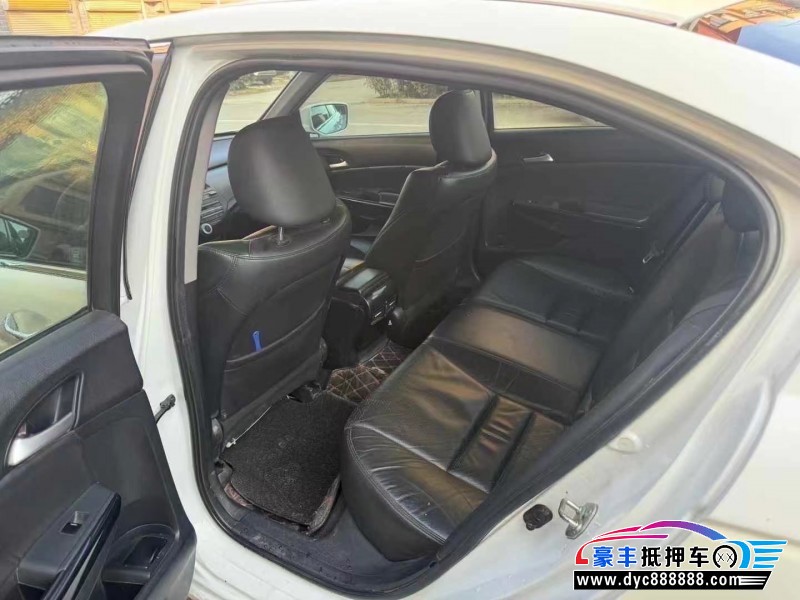 13年本田雅阁轿车抵押车出售