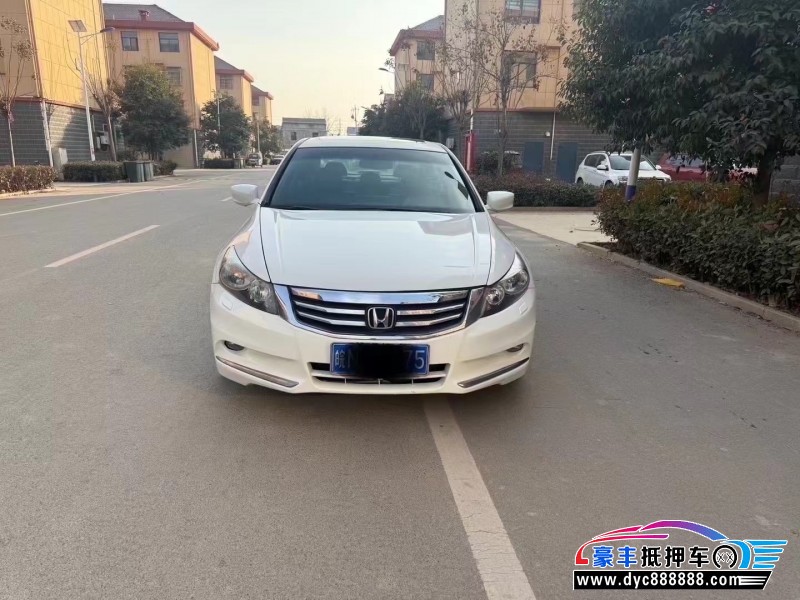 13年本田雅阁轿车抵押车出售