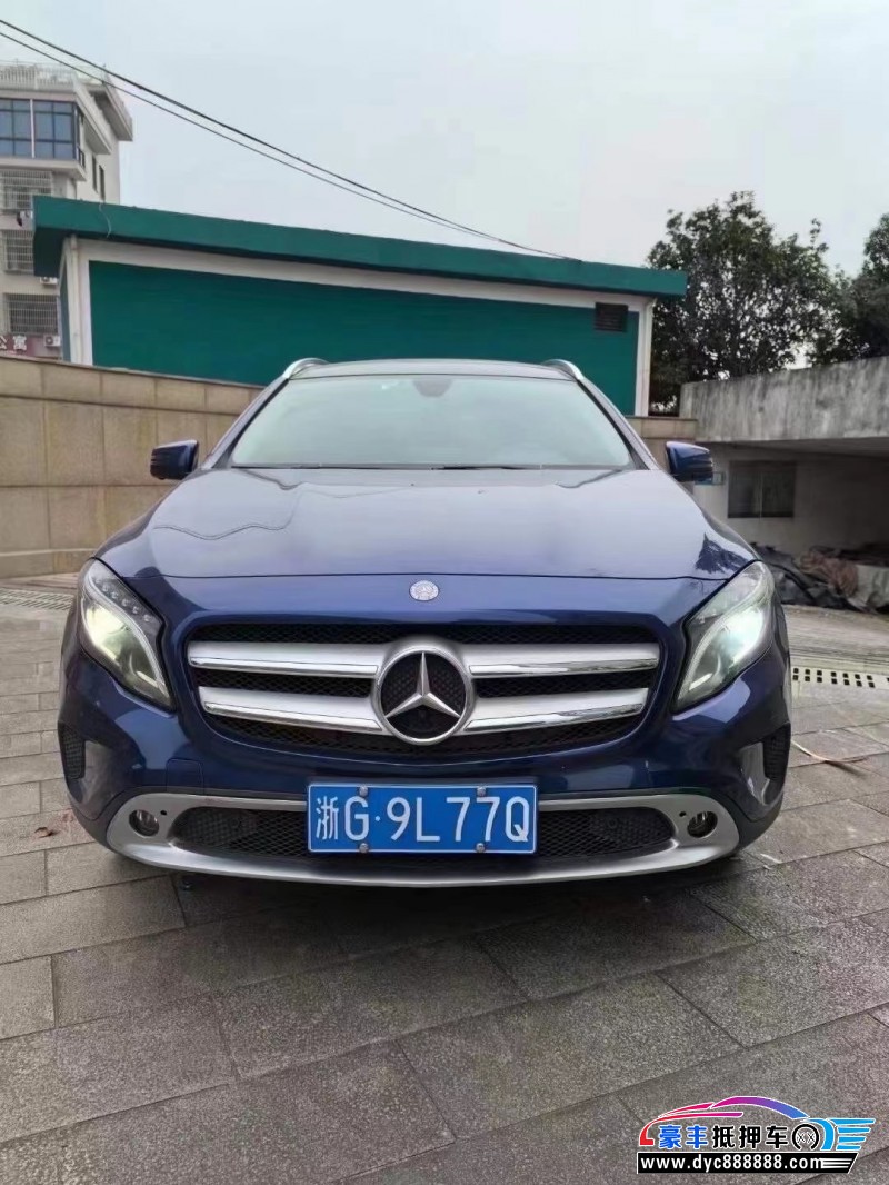 16年奔驰GLA轿车抵押车出售