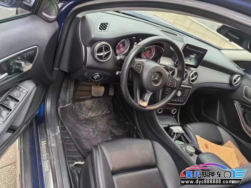 16年奔驰GLA轿车抵押车出售