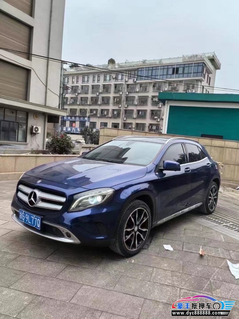 16年奔驰GLA轿车抵押车出售