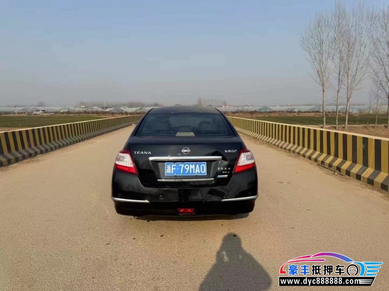 11年日产天籁轿车抵押车出售