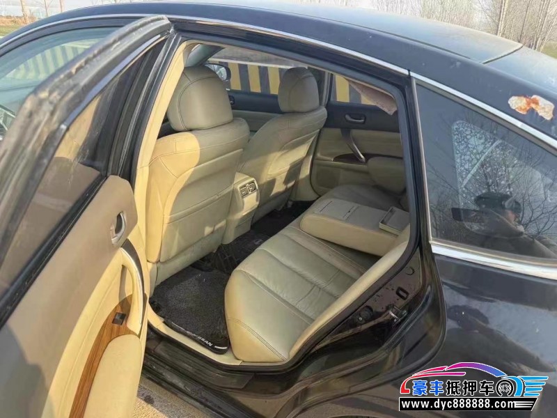 11年日产天籁轿车抵押车出售