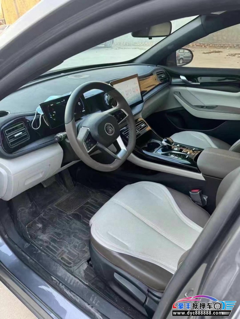 24年比亚迪秦轿车抵押车出售