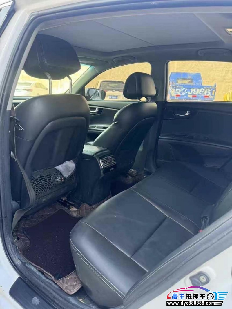 17年起亚K4轿车抵押车出售