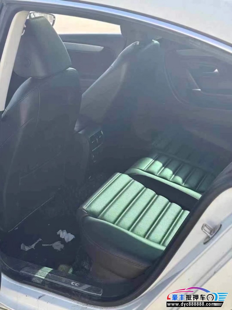 17年大众CC轿车抵押车出售