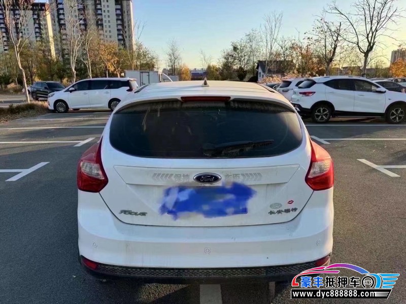 14年福特福克斯轿车抵押车出售