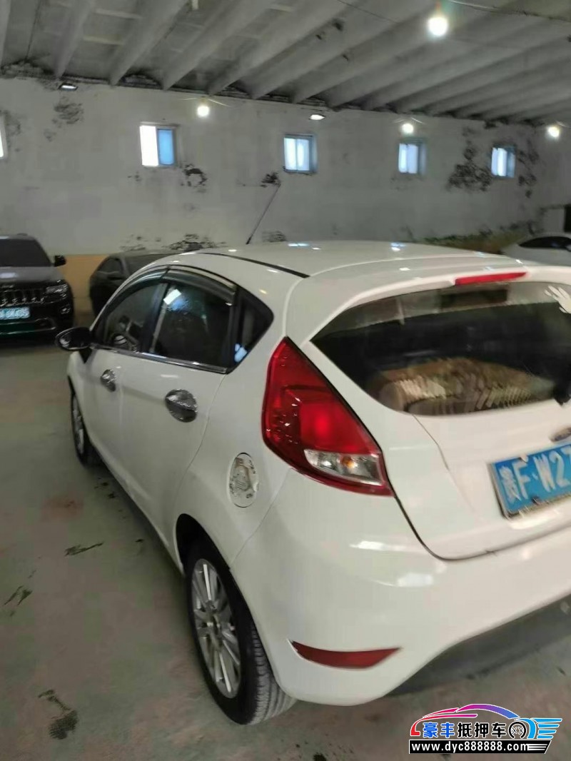 14年福特嘉年华轿车抵押车出售