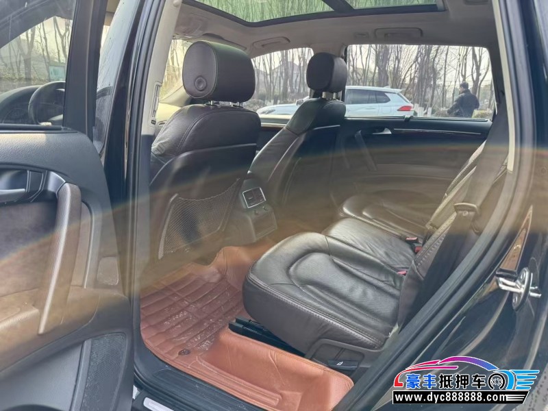 13年奥迪Q7轿车抵押车出售