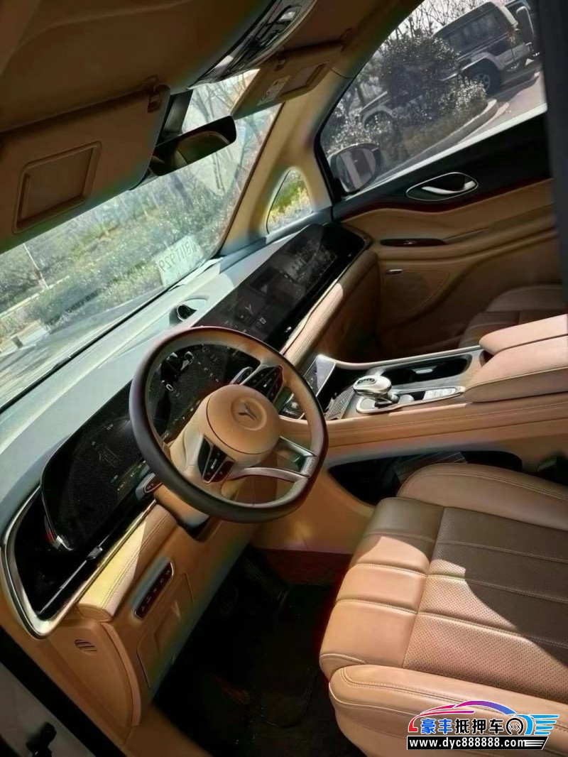 24年岚图梦想家轿车抵押车出售