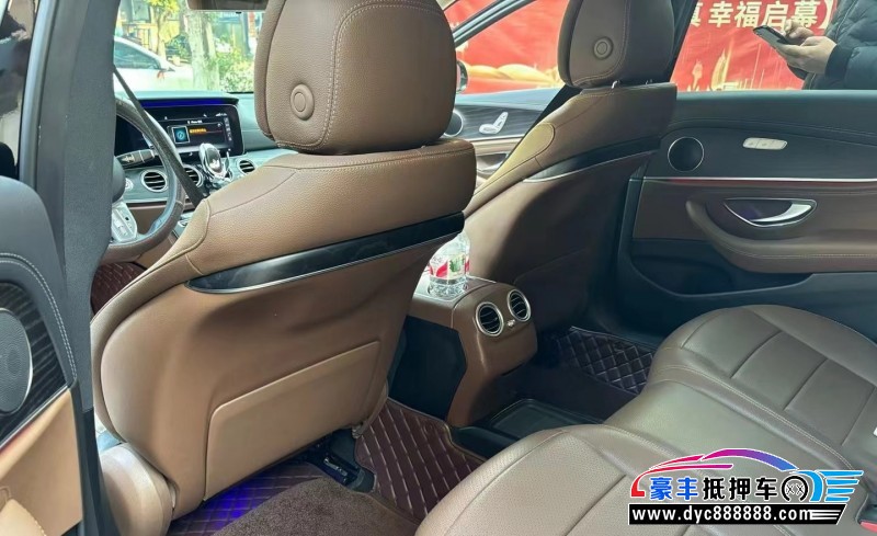 20年奔驰E轿车抵押车出售