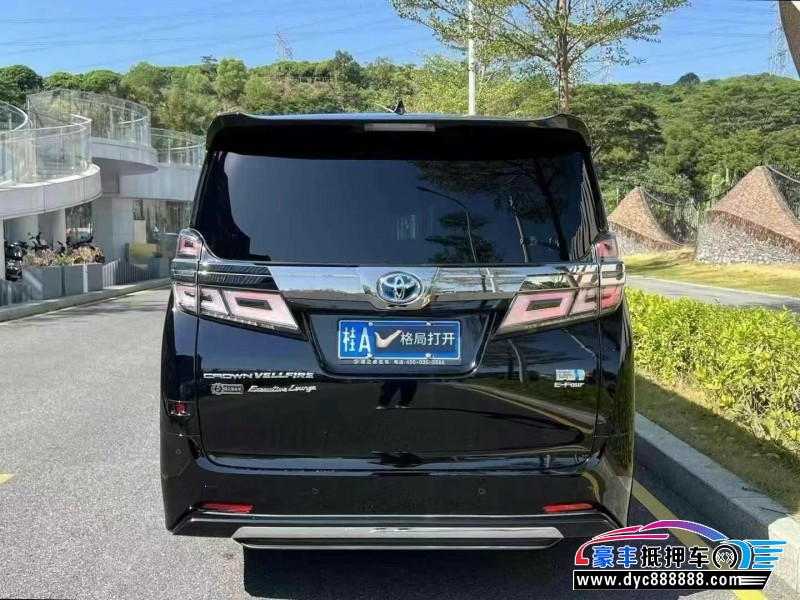 22年丰田皇冠轿车抵押车出售