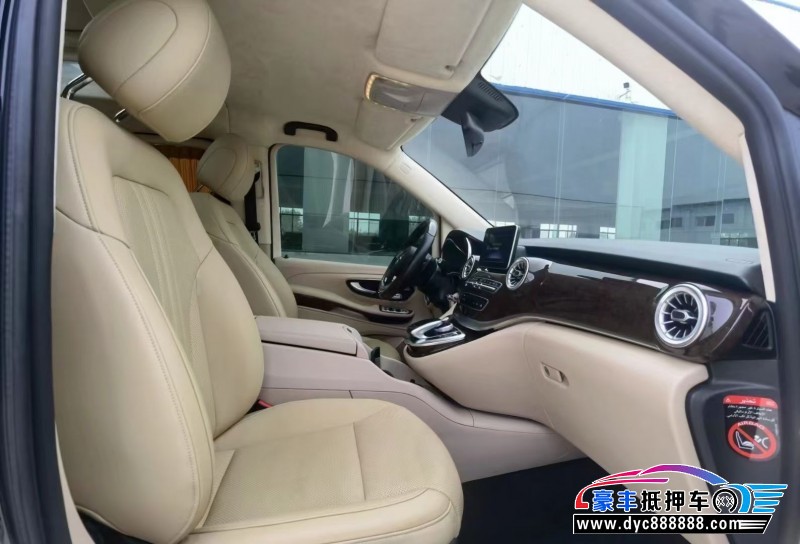 19年奔驰V轿车抵押车出售