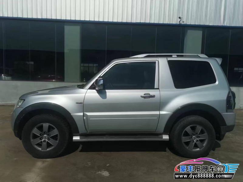 09年三菱帕杰罗轿车抵押车出售