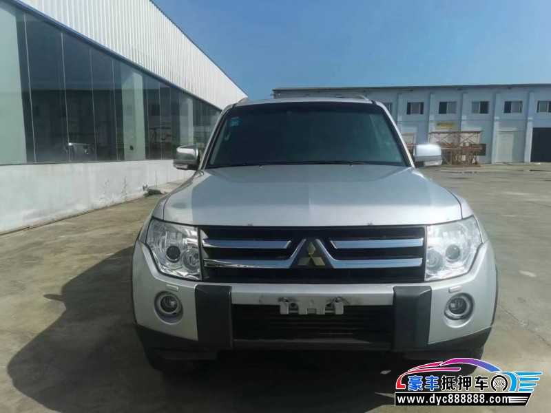 09年三菱帕杰罗轿车抵押车出售