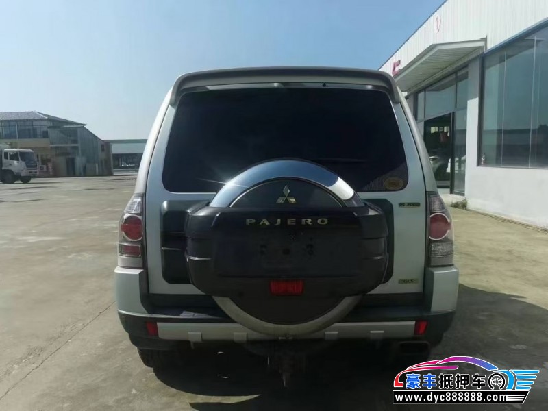 09年三菱帕杰罗轿车抵押车出售