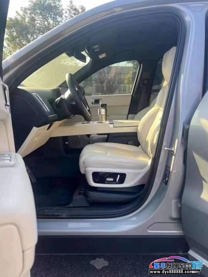 22年理想L9轿车抵押车出售