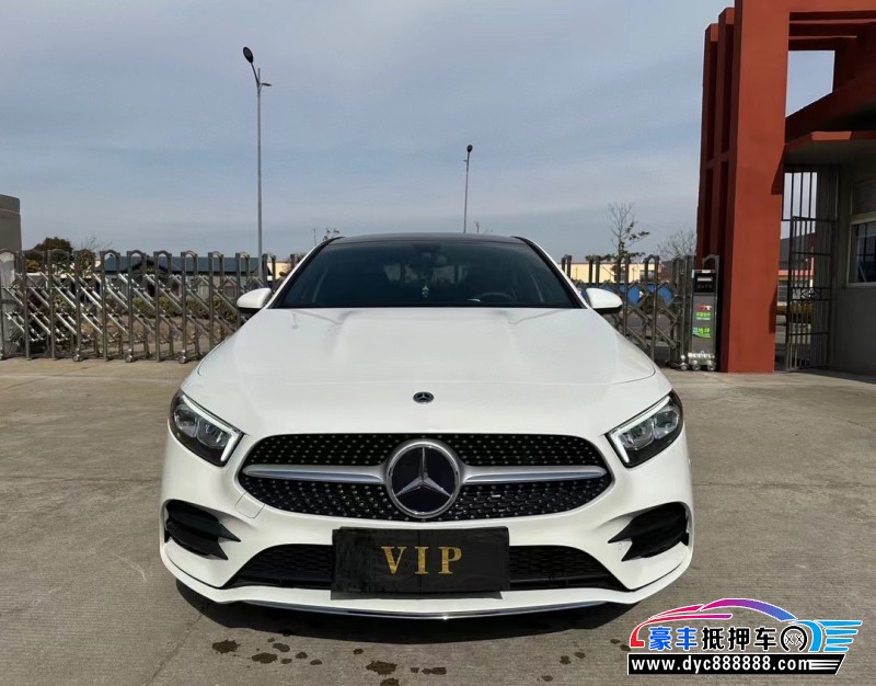 21年奔驰A轿车抵押车出售