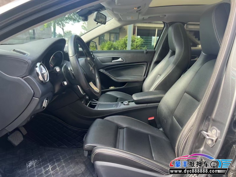 18年奔驰GLA轿车抵押车出售