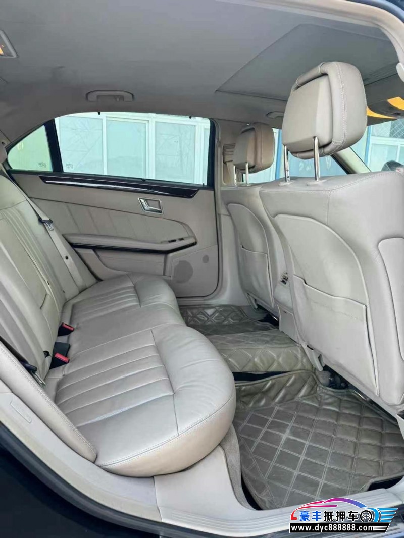 12年奔驰E轿车抵押车出售