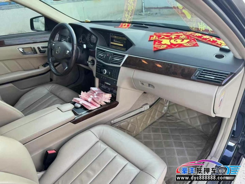 12年奔驰E轿车抵押车出售