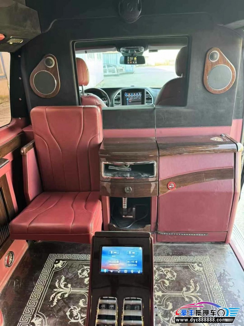 17年奔驰威霆MPV抵押车出售