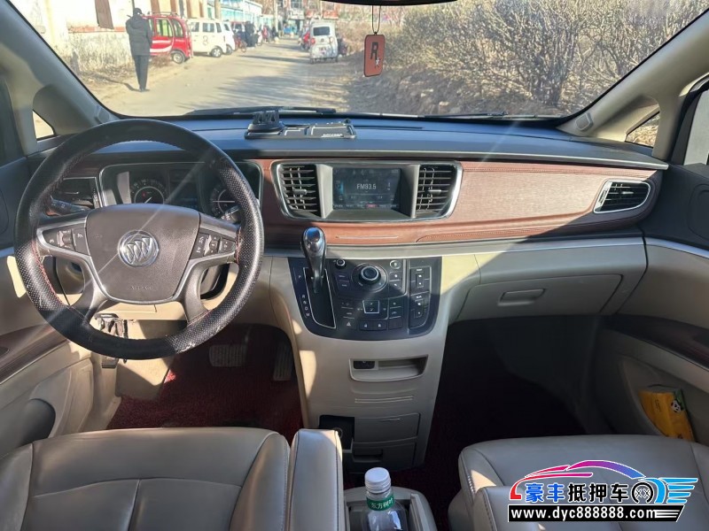 17年别克GL8轿车抵押车出售