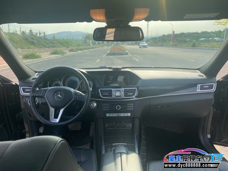 15年奔驰E轿车抵押车出售