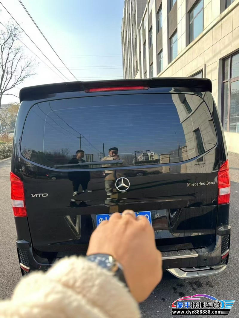 19年奔驰威霆轿车抵押车出售