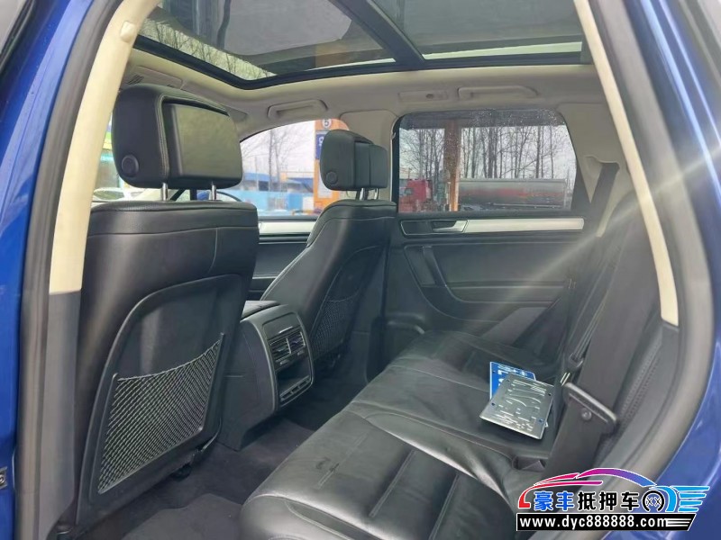 18年大众途锐轿车抵押车出售