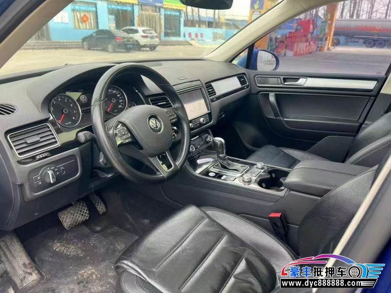 18年大众途锐轿车抵押车出售