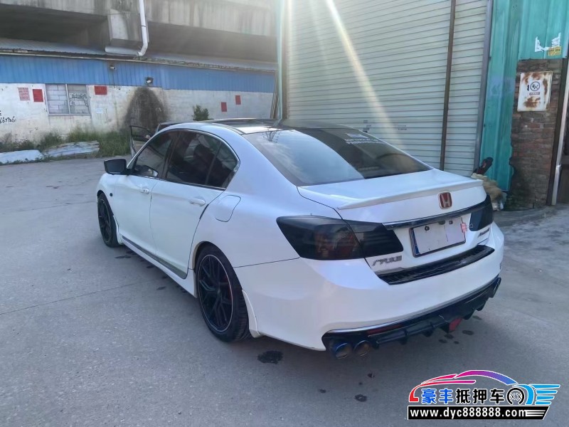 17年本田雅阁轿车抵押车出售