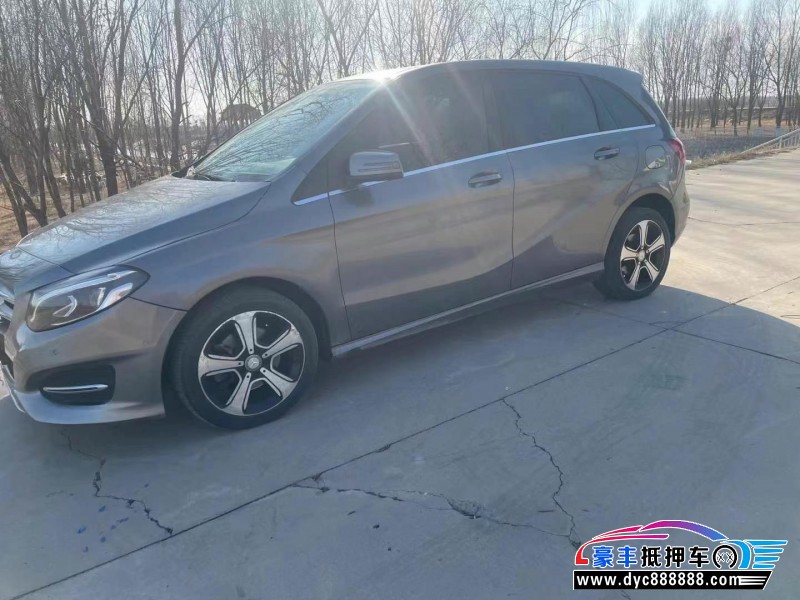 17年奔驰B轿车抵押车出售