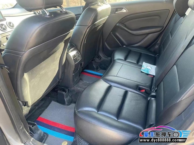 17年奔驰B轿车抵押车出售