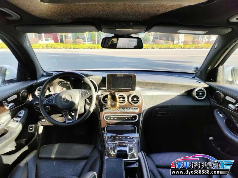 16年奔驰GLC轿车抵押车出售