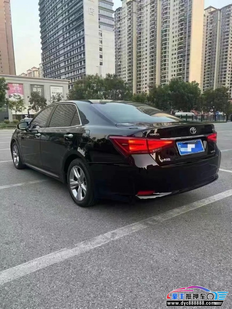 16年丰田皇冠轿车抵押车出售