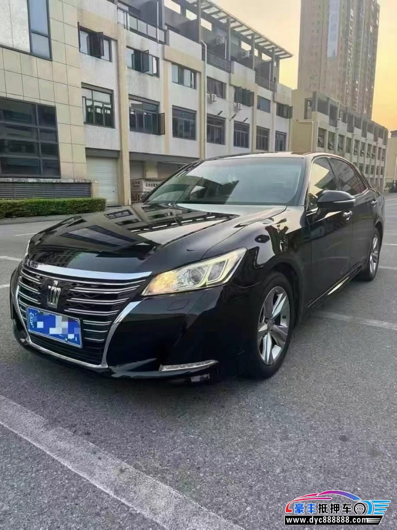 16年丰田皇冠轿车抵押车出售