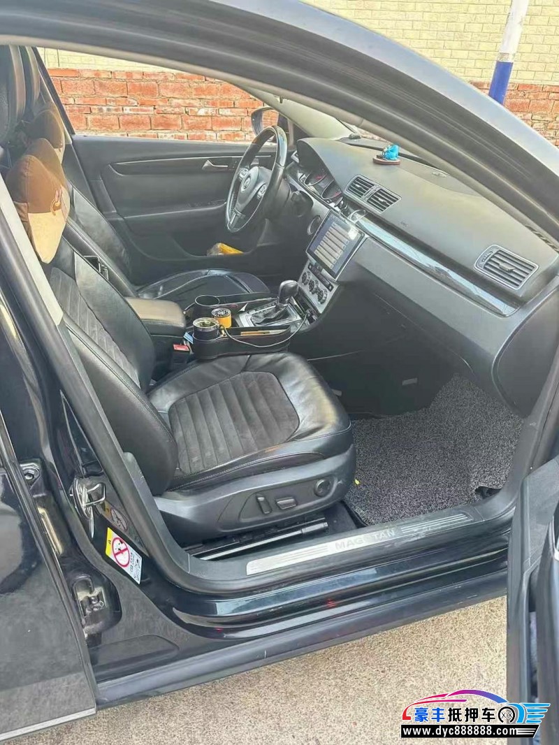 13年大众迈腾轿车抵押车出售