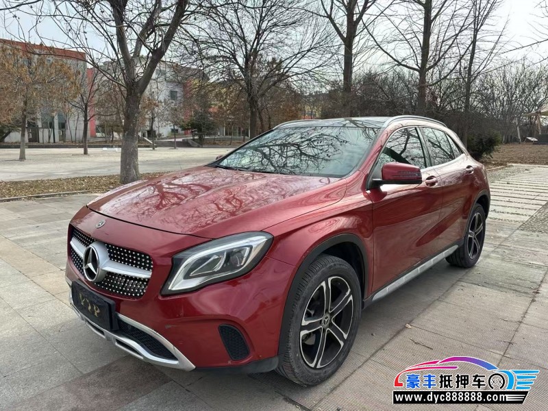 18年奔驰GLA轿车抵押车出售